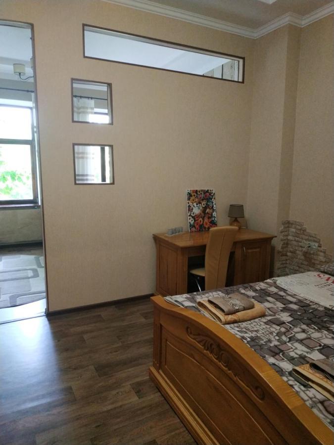 Apartment In The Center Of Old Town 卡缅涅茨-波多利斯基 外观 照片